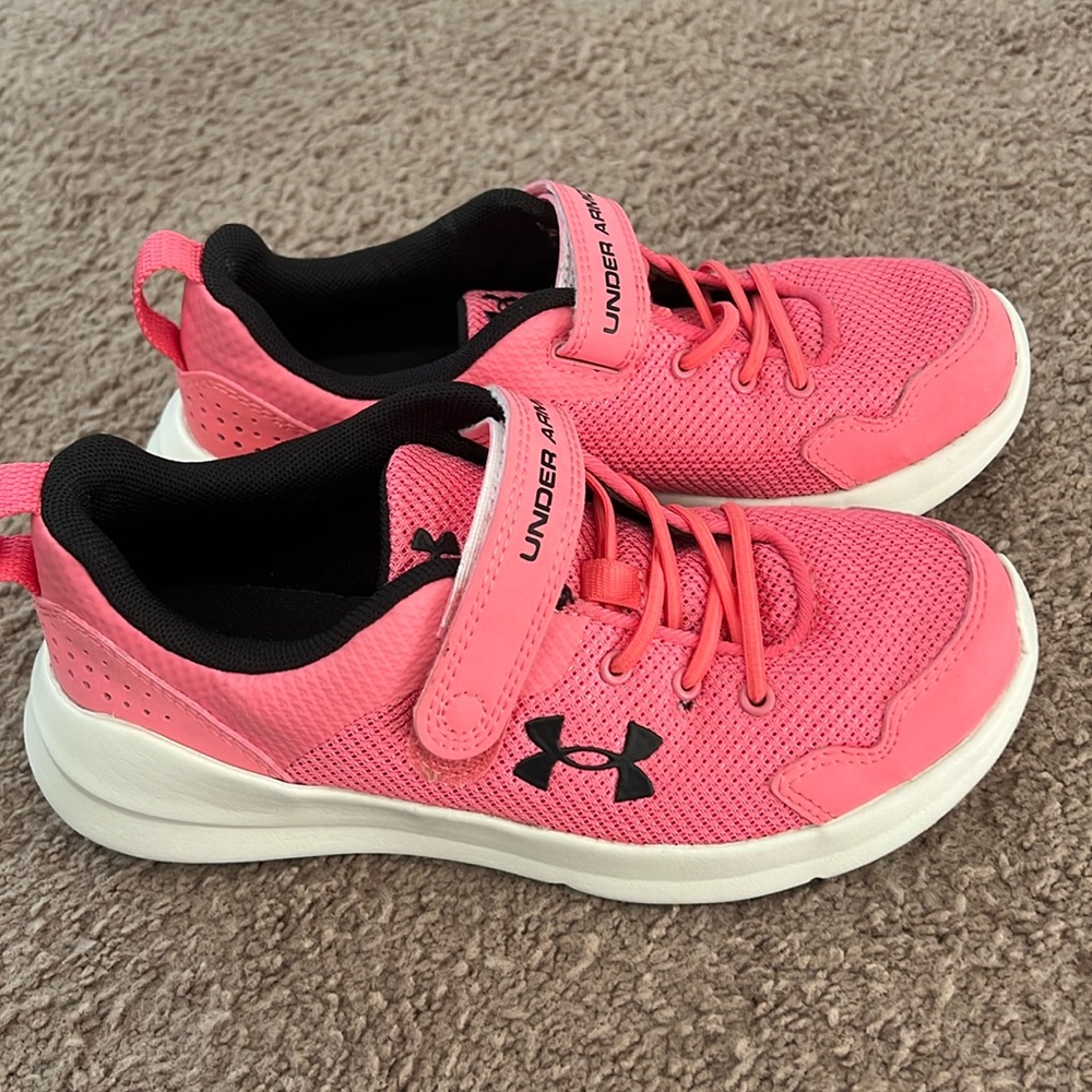 Girls Under armour sneakers